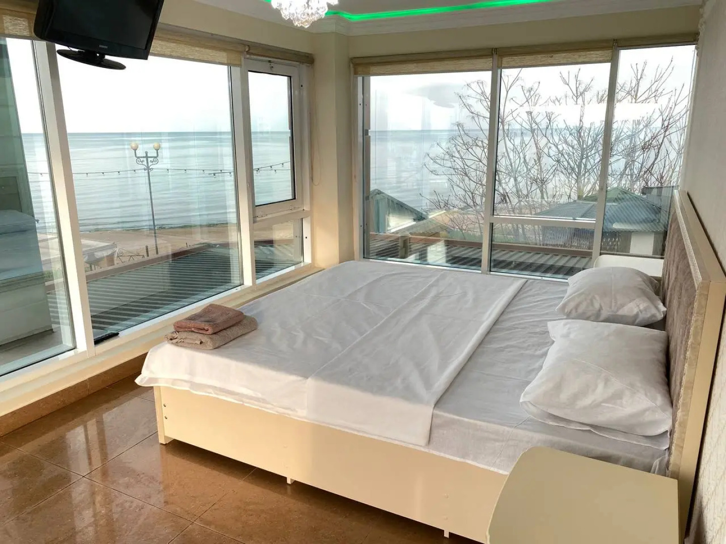 Отель Кавказ