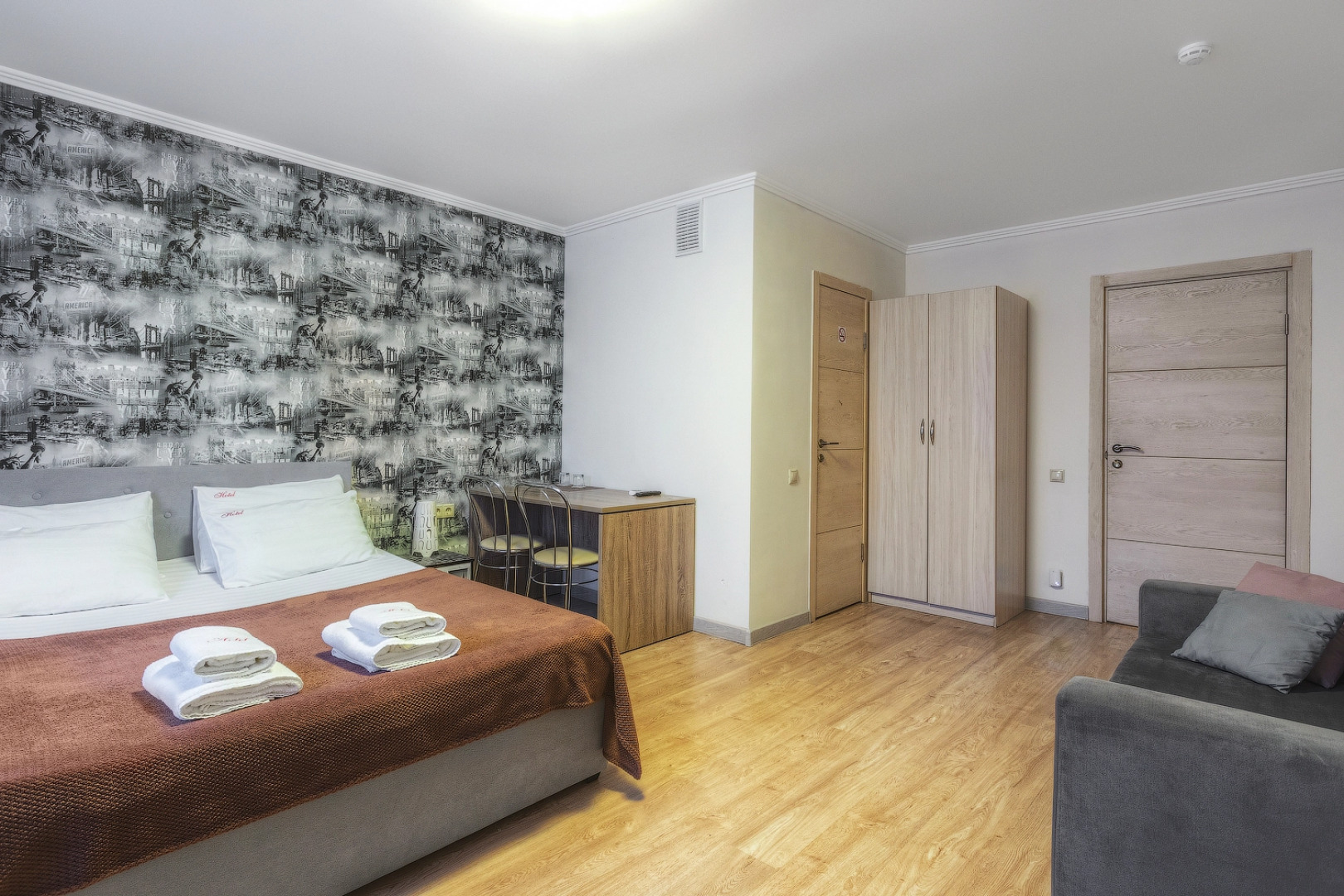 Отель Мажор