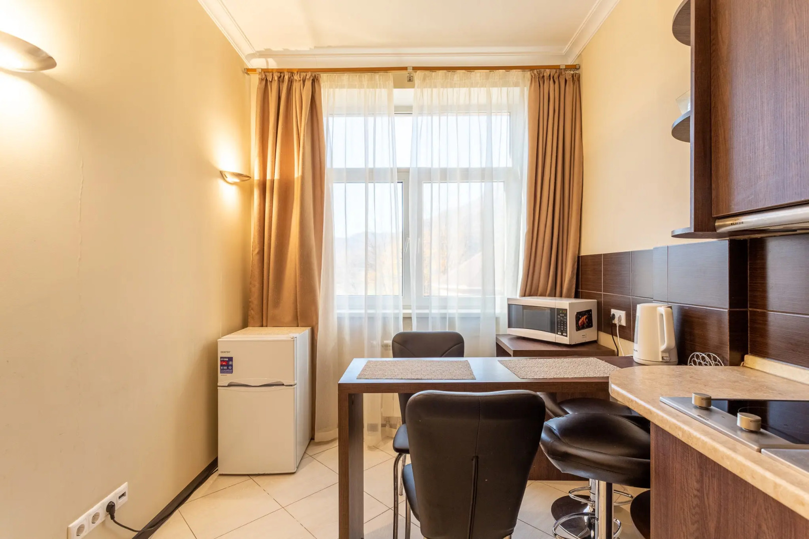 Квартира Номер в Отеле с Балконом Шикарным Видом на Горы