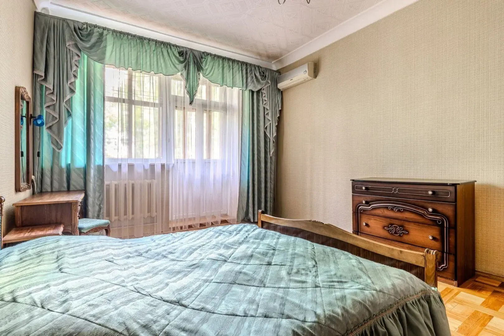 Квартира в Тихом центре Парк Челюскинцев 4 ком.кв.