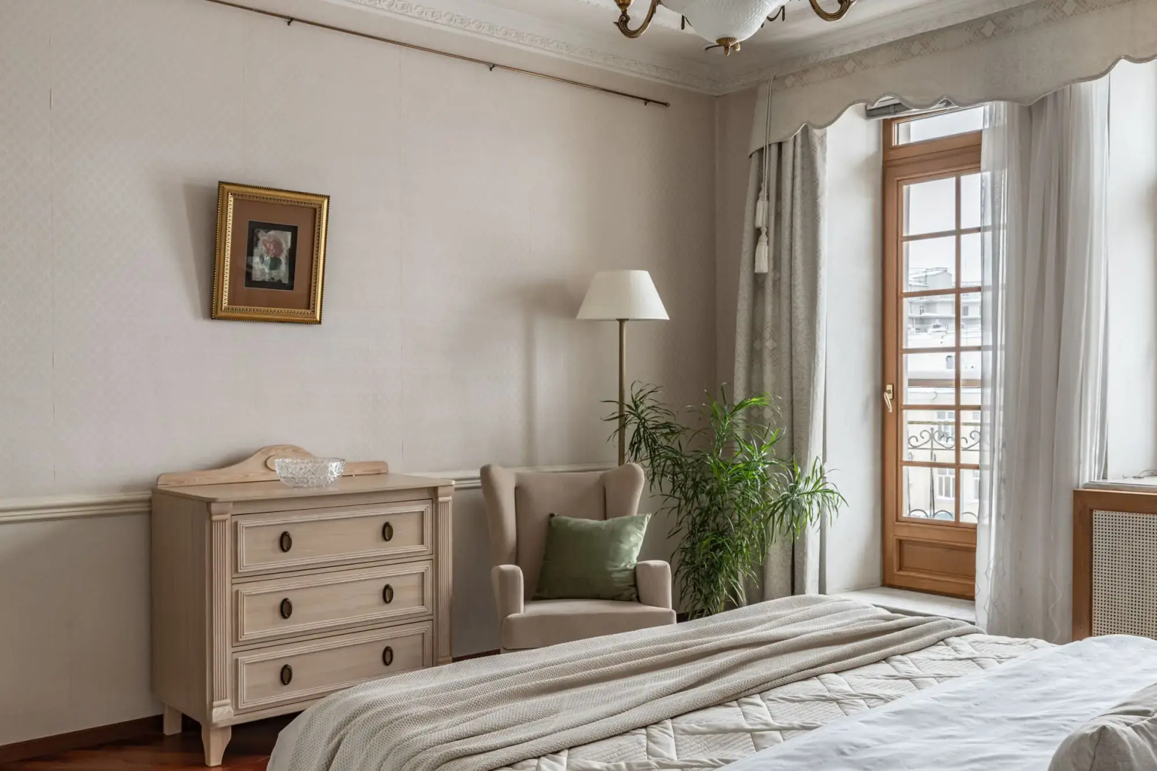 Квартира 4х комнатная  с парковкой возле Кремля