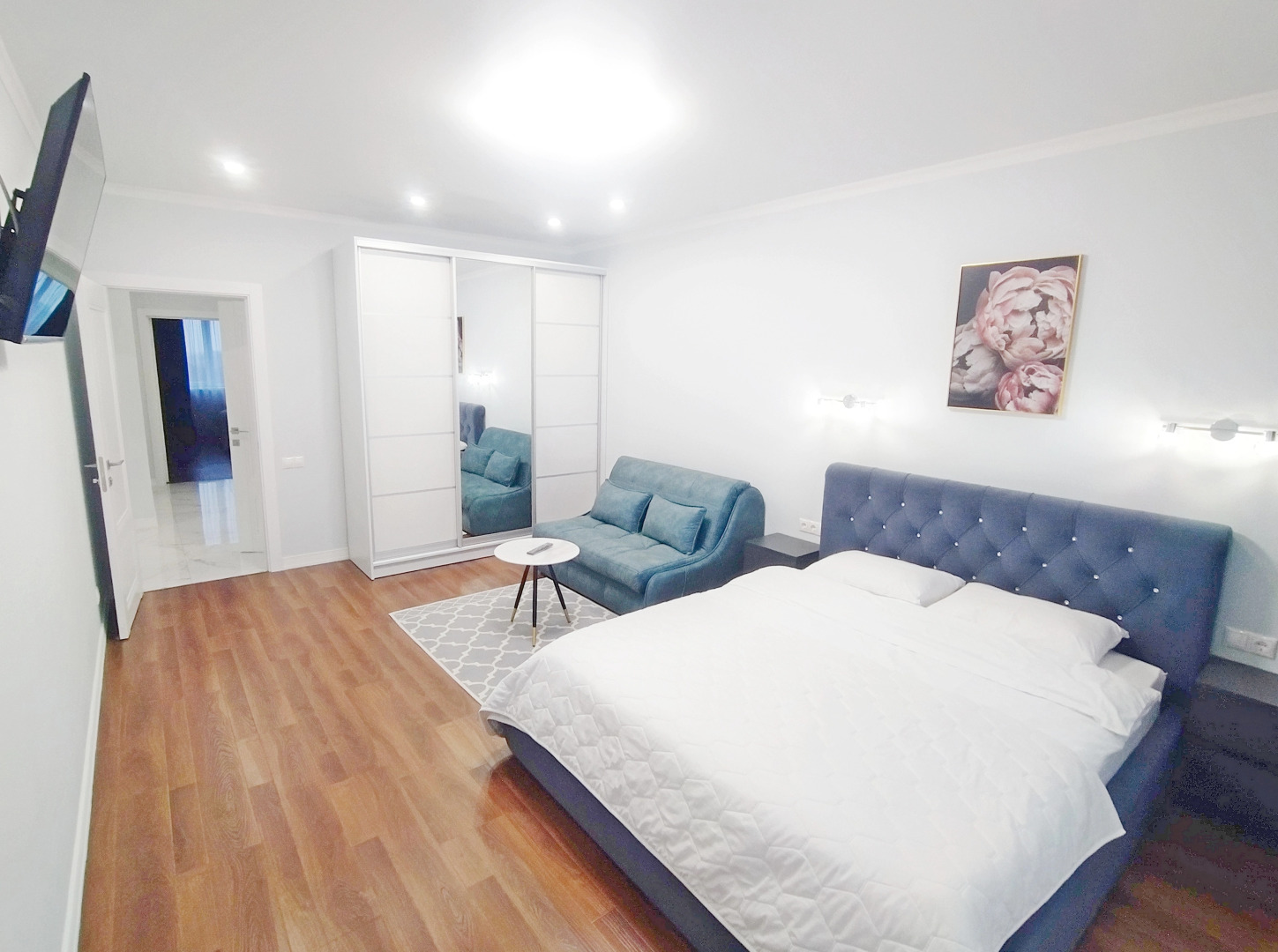 Апартаменты Люкс 2-х комнатные в Центре Новый Дом, 75 м2