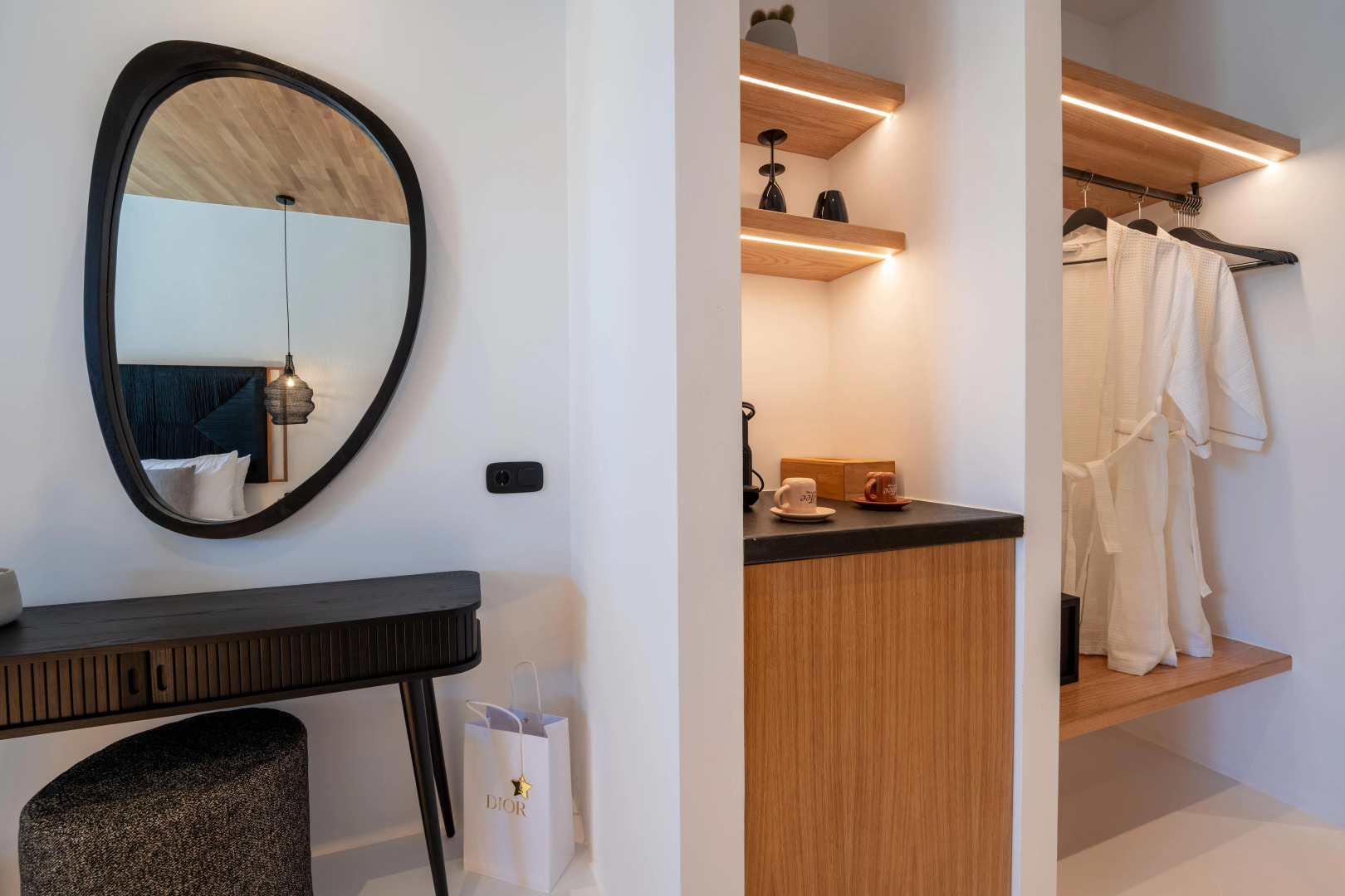 Отель Ftelia Black Villas