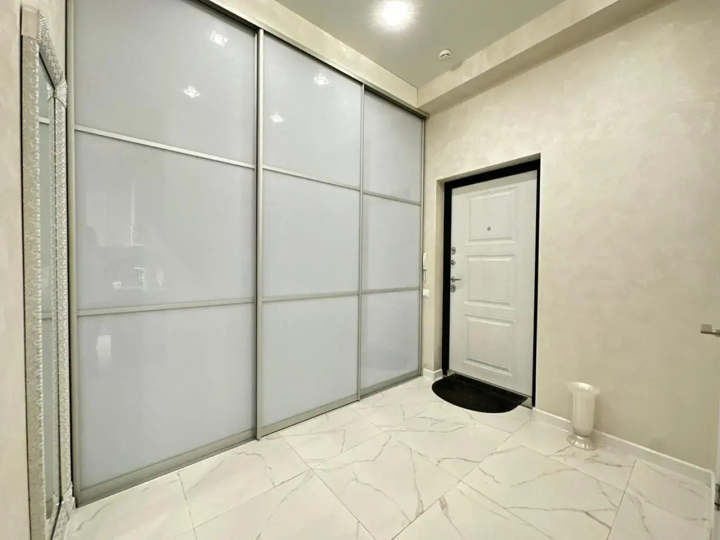 Море квартир уютная студия с панорамными окнами в центре Адлера 6