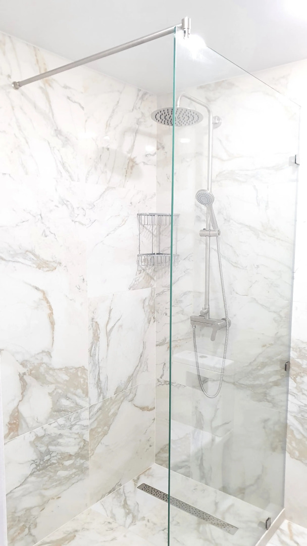 Квартира-студия новая в самом центре города с дизайнерским ремонтом