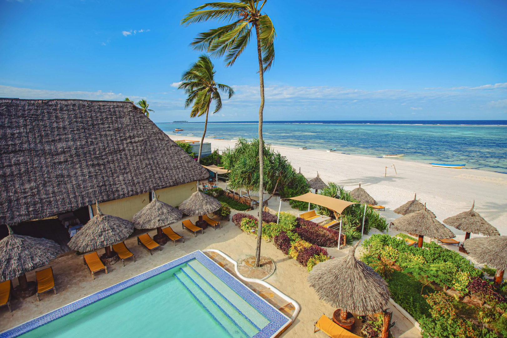 Отель AHG Sun Bay Mlilile Beach