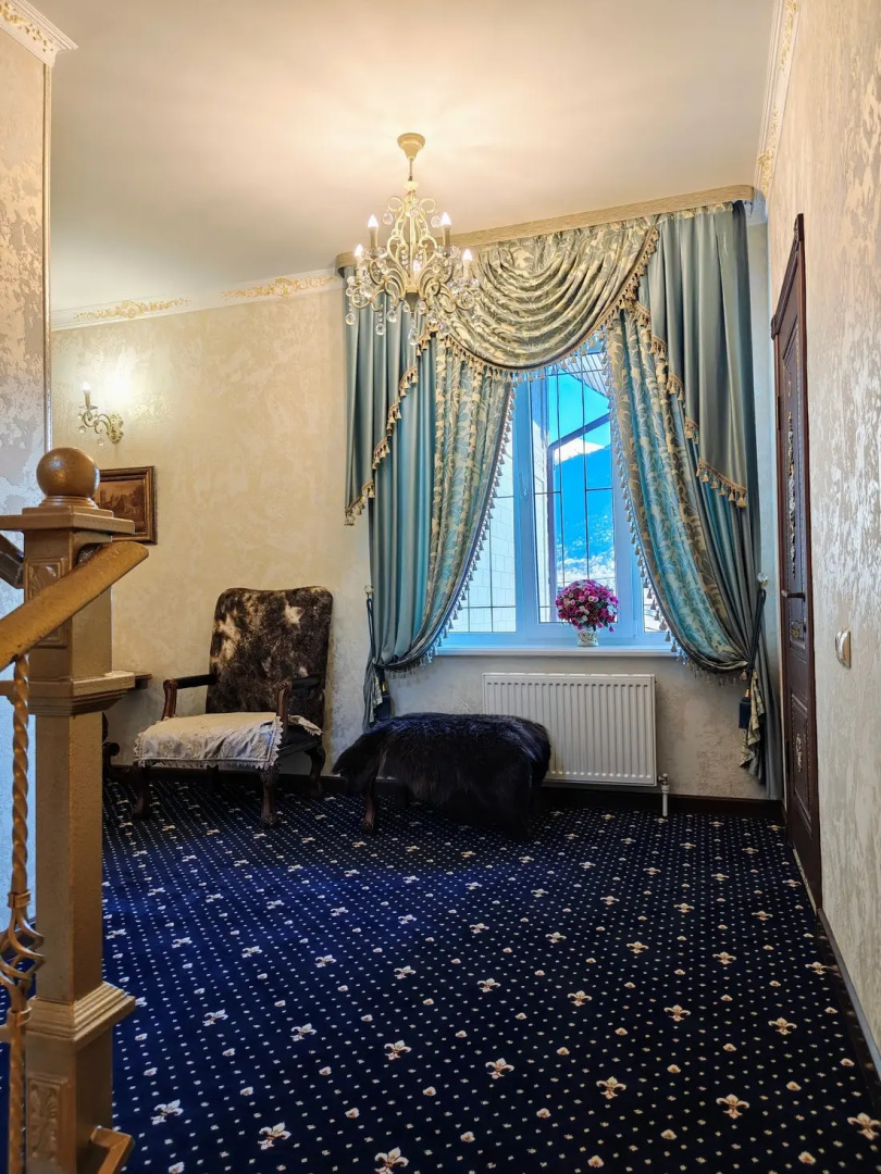 Отель Golden House