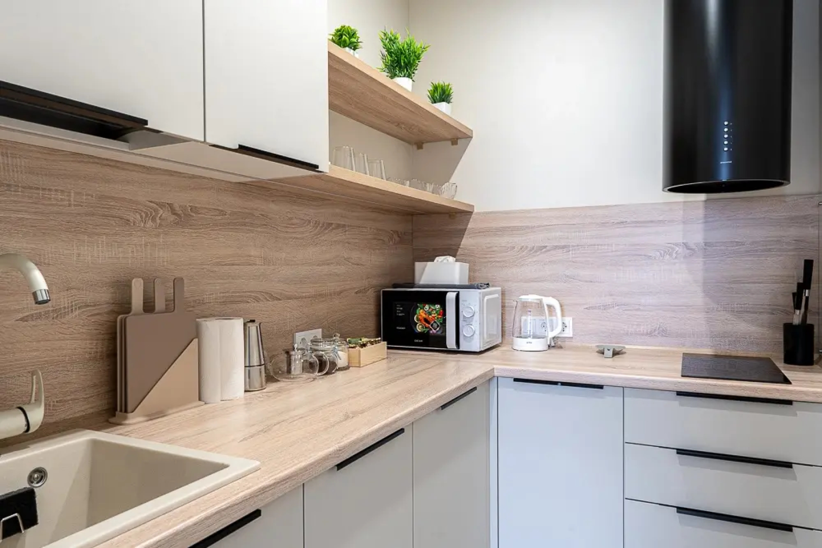 Апартаменты с дизайнерским ремонтом на центральной улице (до 4х гостей)