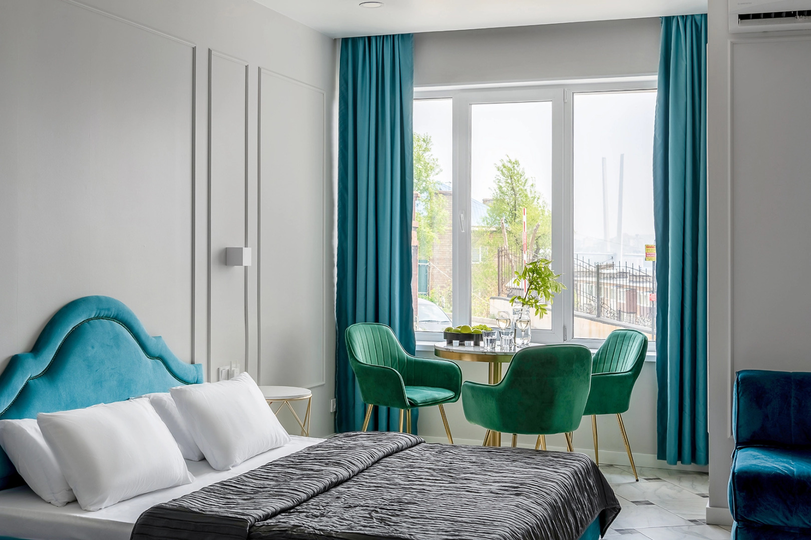 Меблированные комнаты The V Central by VVO Apartments