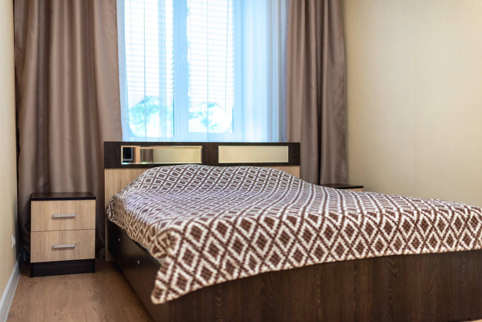 Апартаменты Яр-сутки на Октября 23