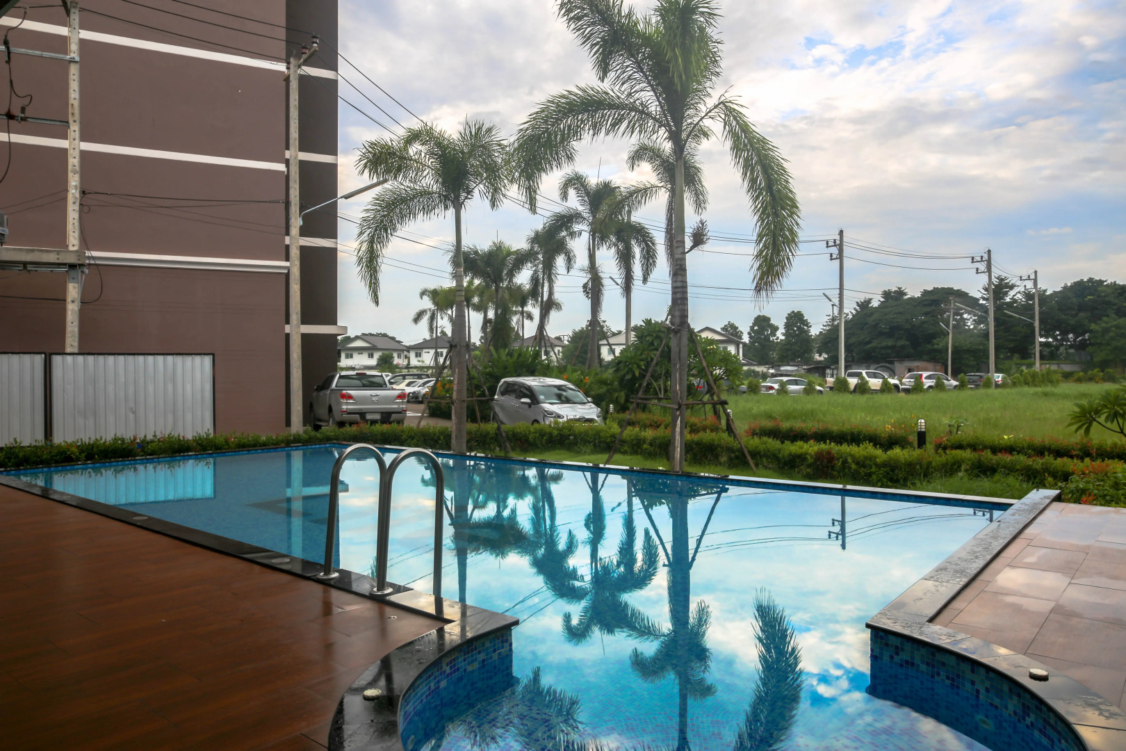 Отель Life Grand Chiang Mai