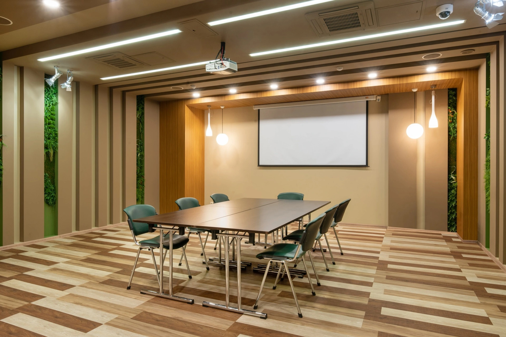Diplomat Business Hotel