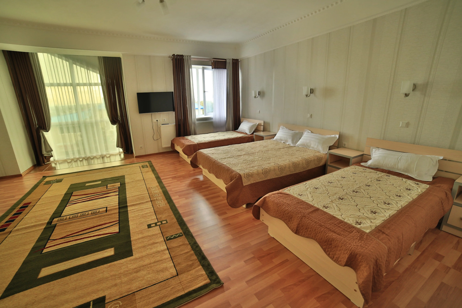 Отель Караван