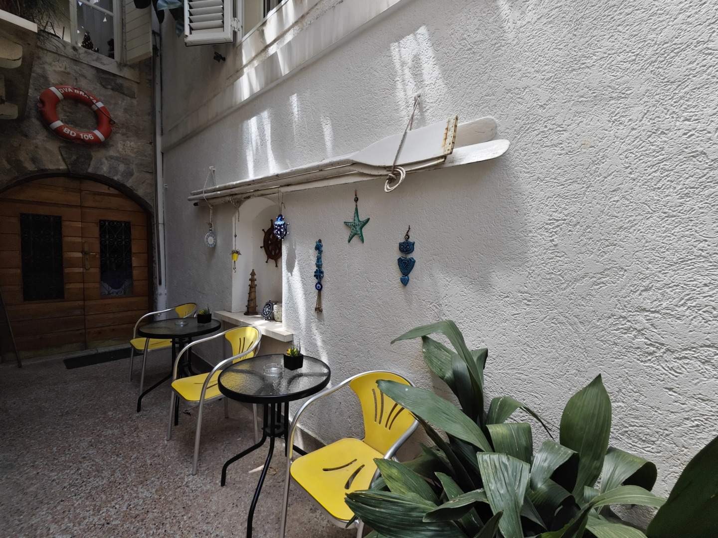 Отель Beatrix Suites