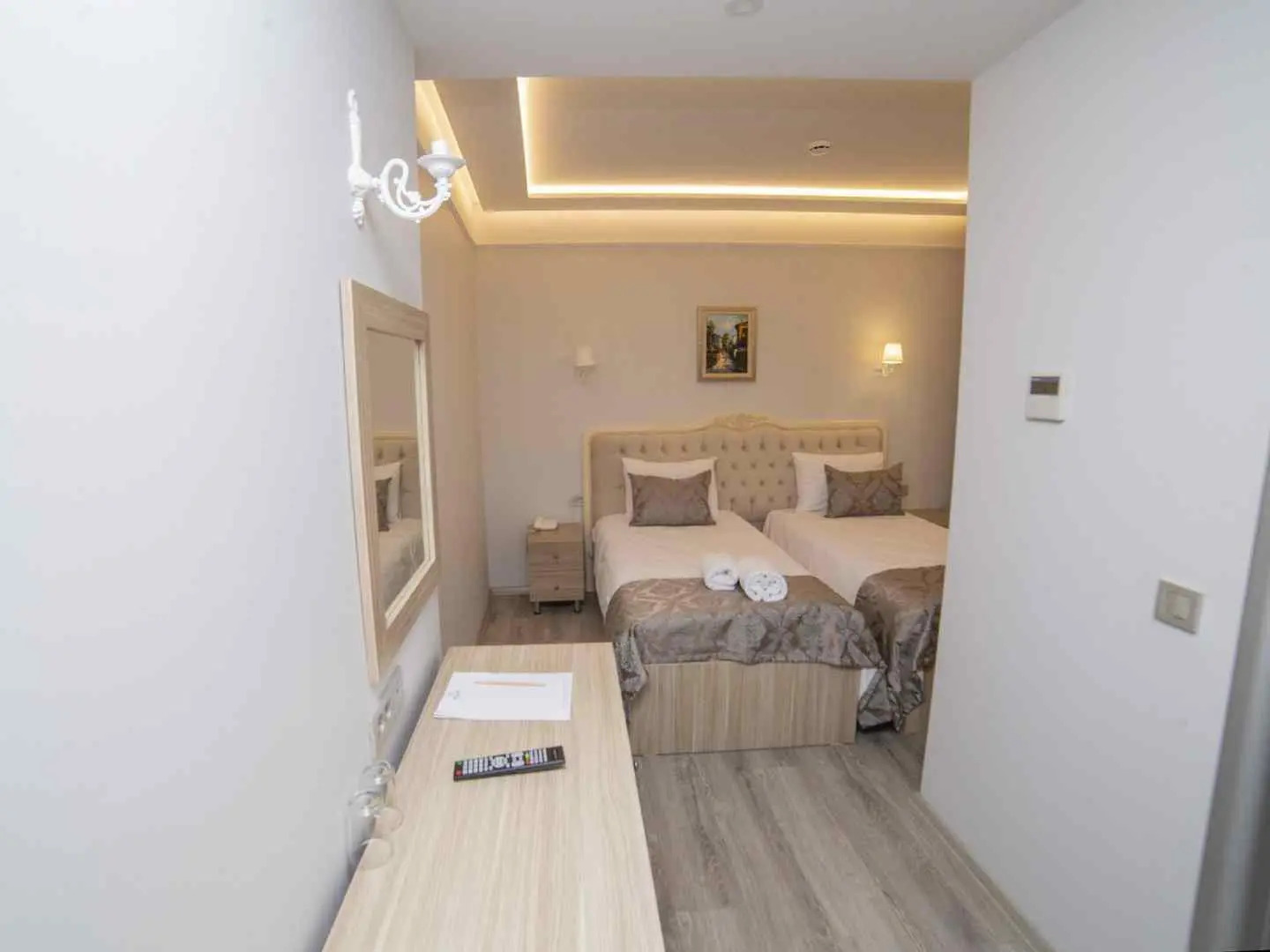 Отель HHK Hotel Downtown