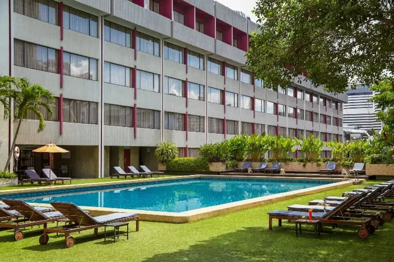 Отель Ambassador Bangkok Hotel