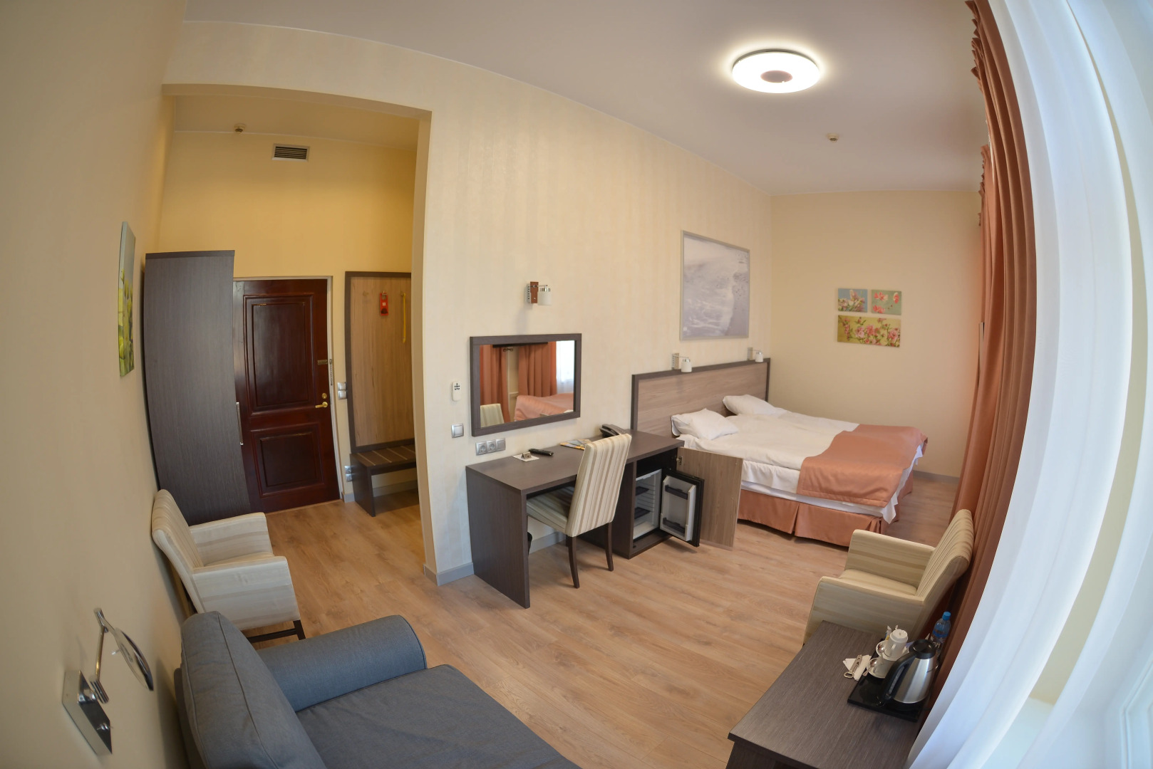 Отель Риволи́