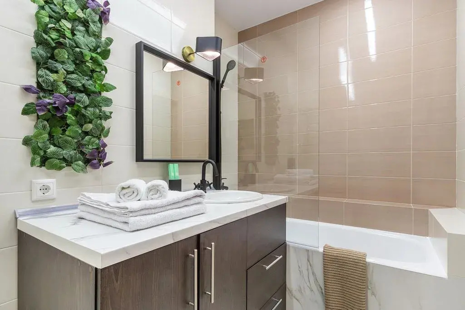 Апартаменты SKY INN Color Green