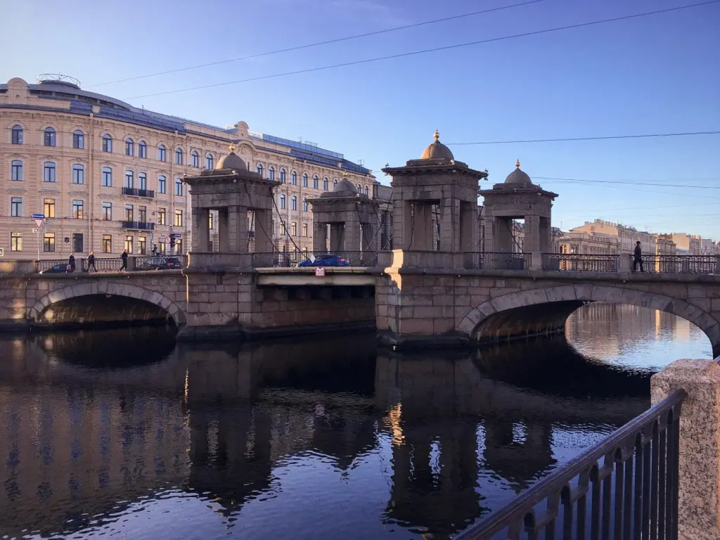 Квартира Loft F92 на набережной реки Фонтанки