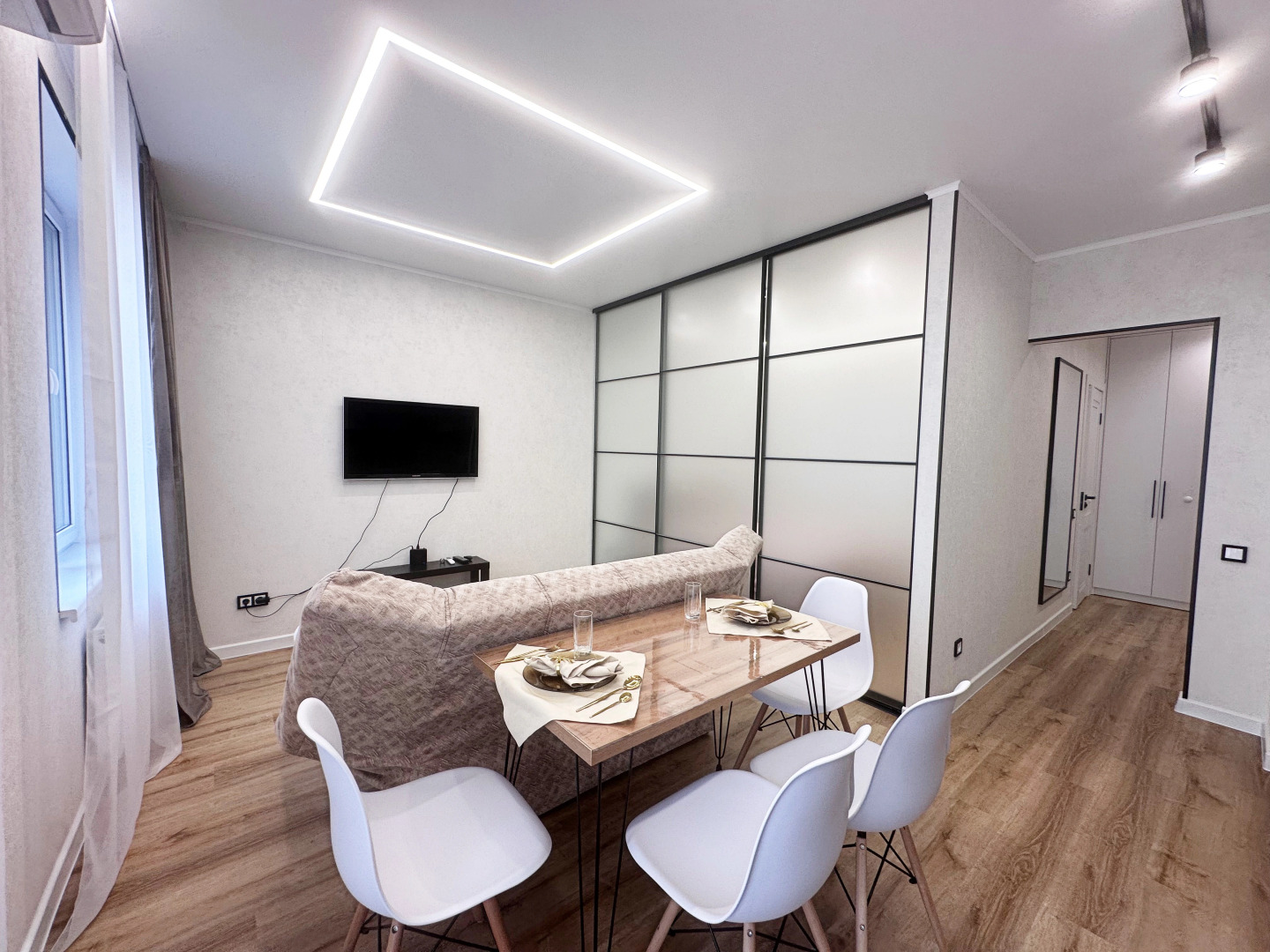 Апартаменты 1-к около ТЦ Парк Хаус