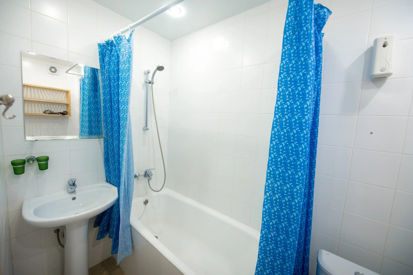 Квартира 1-к у залива на Маркова 8/1 от RentAp, 4 сп.места