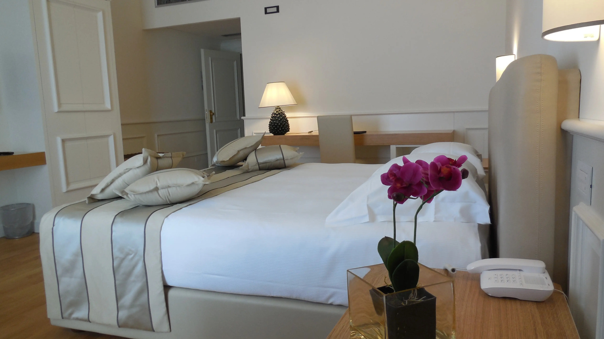 Отель MARECHIARO