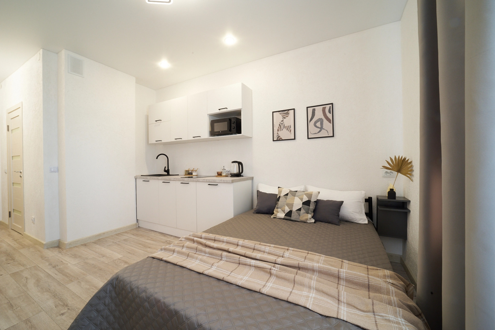 Квартира Родионова 202/2-70