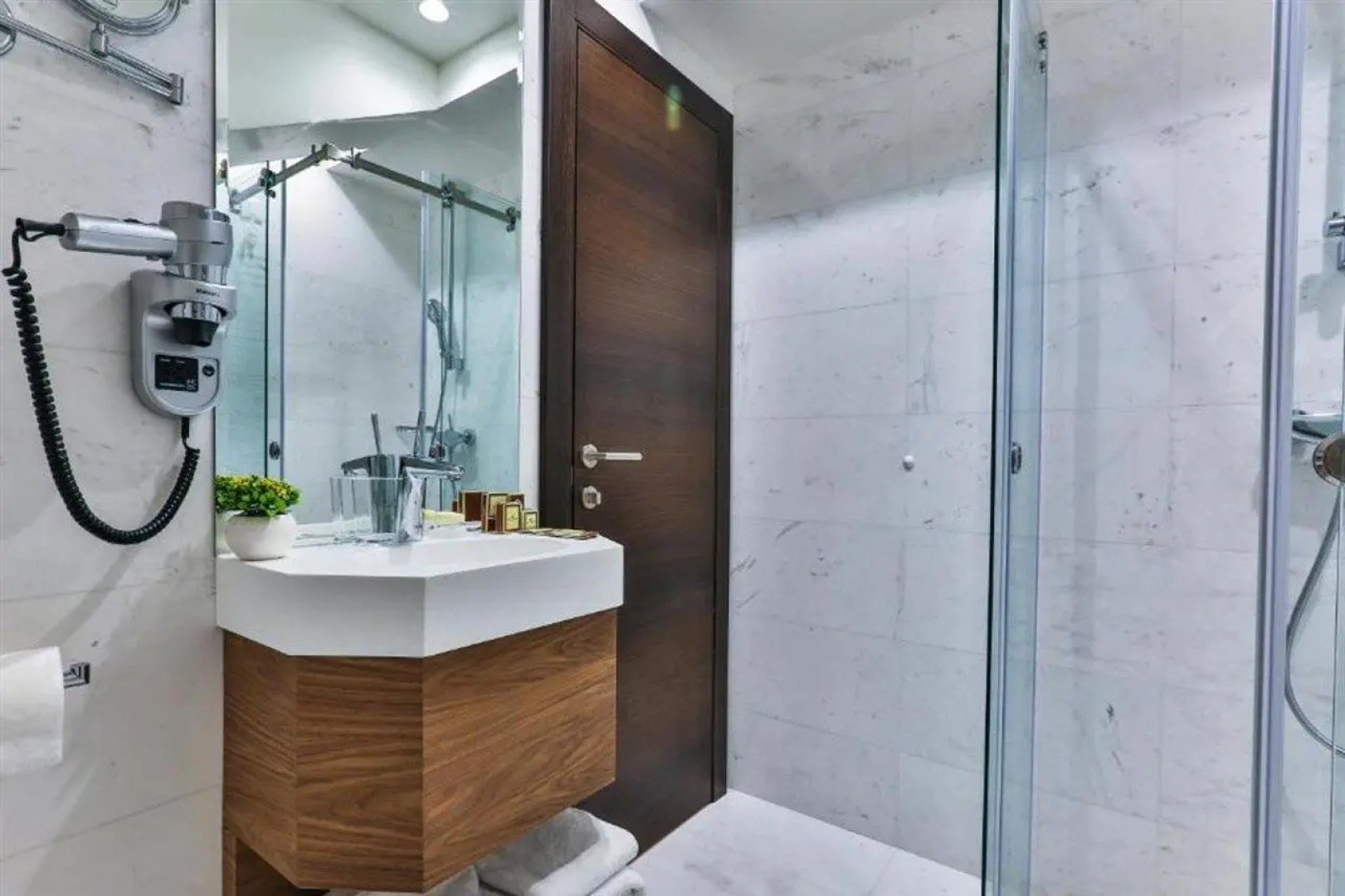 Отель California by Aycon