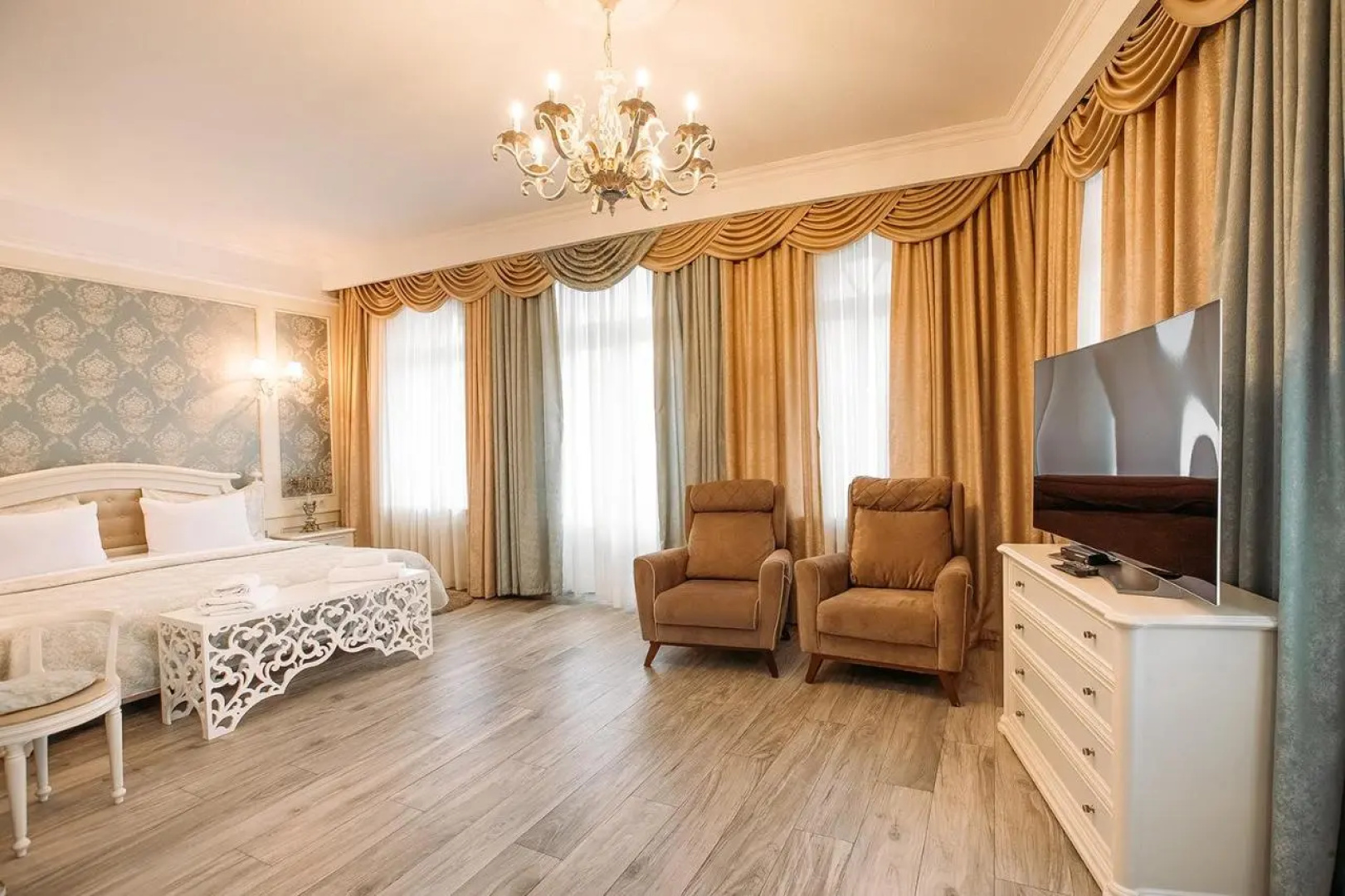 Aivani Hotel