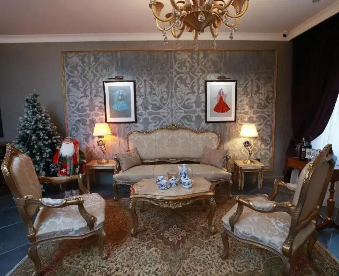 Отель West Inn Palace