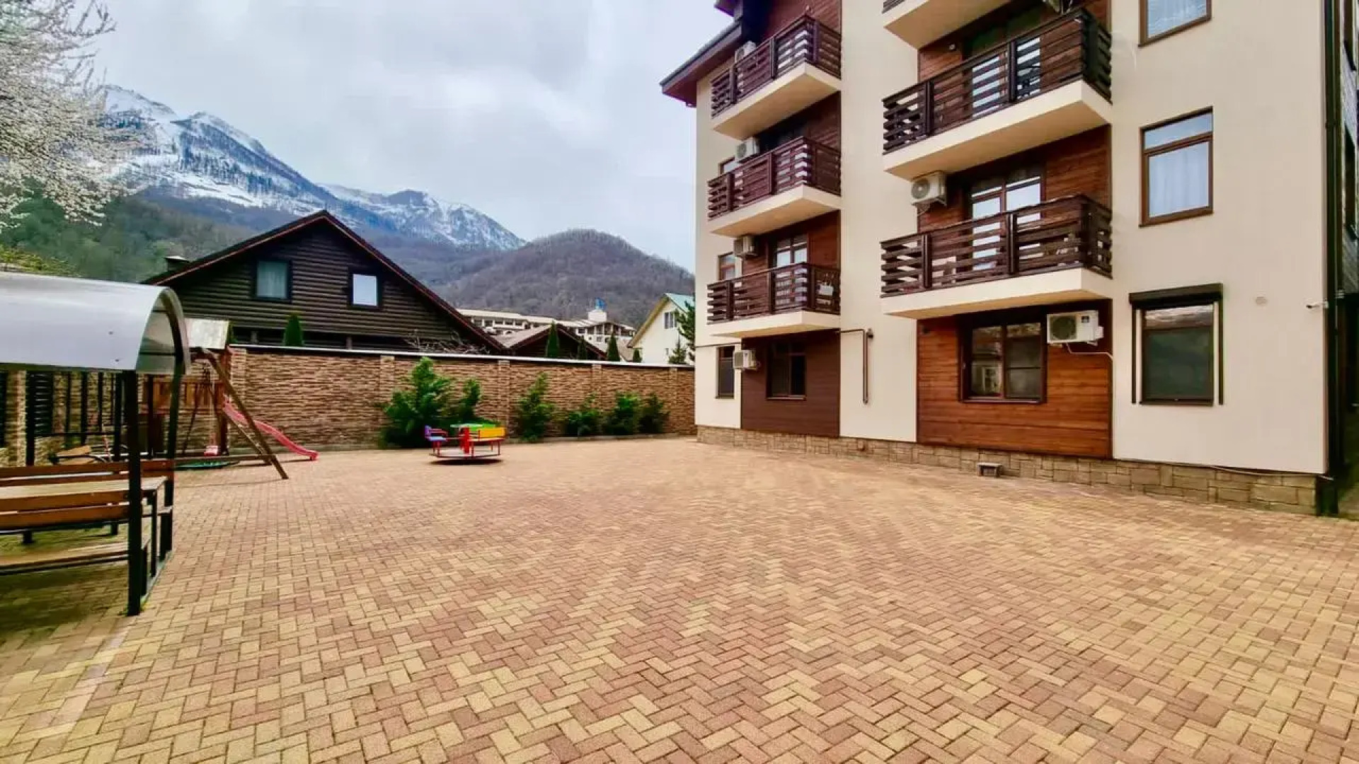 Апартаменты Эсто-Садок Переселенческая 12