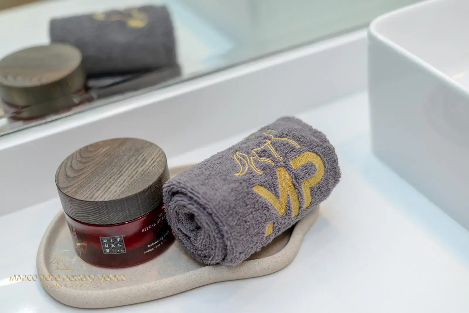 Апартаменты Marco Polo Fancy Marina Getaway With Mesmerizing Views