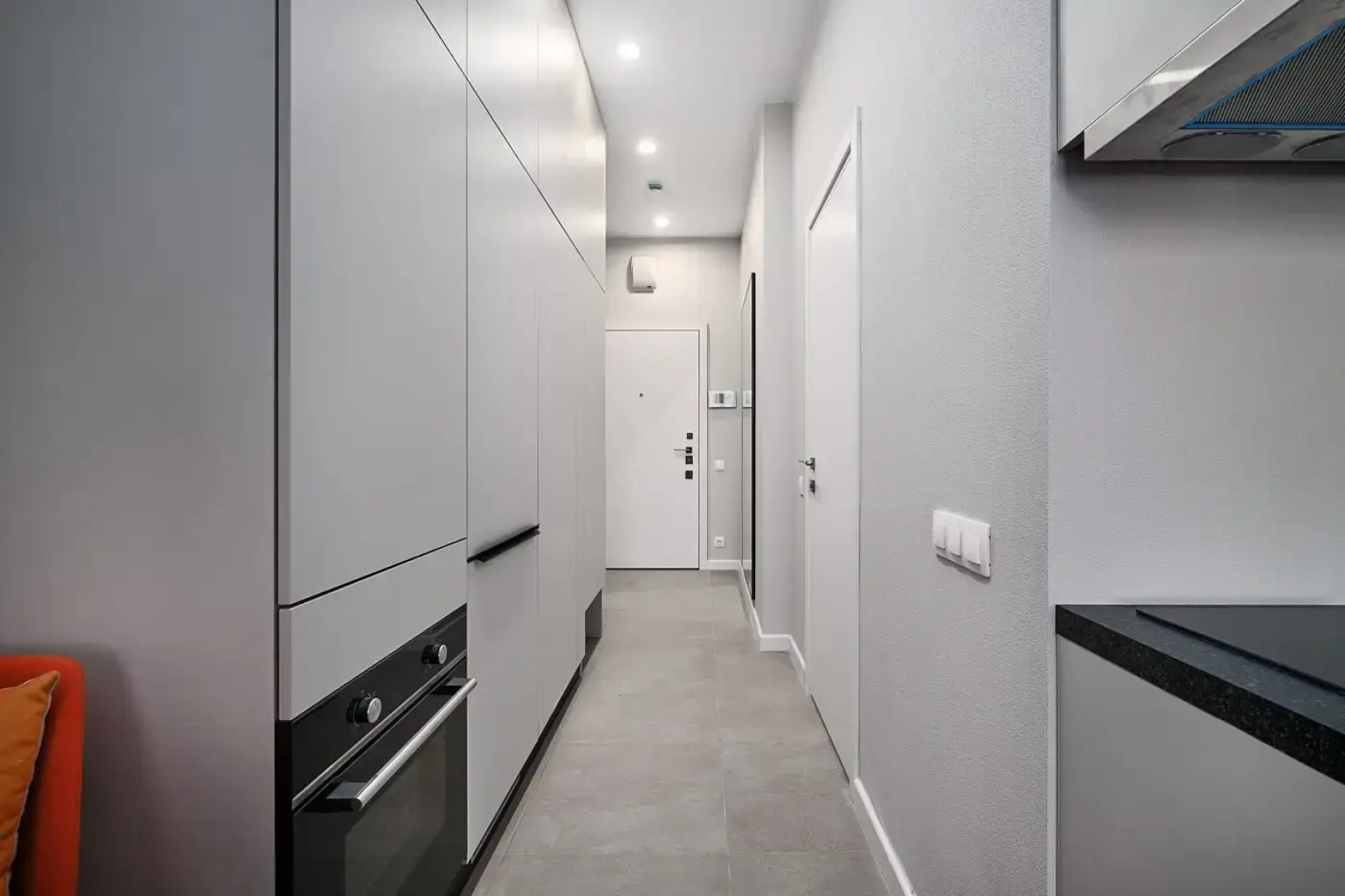 Квартира Уютная студия возле метро и пруда