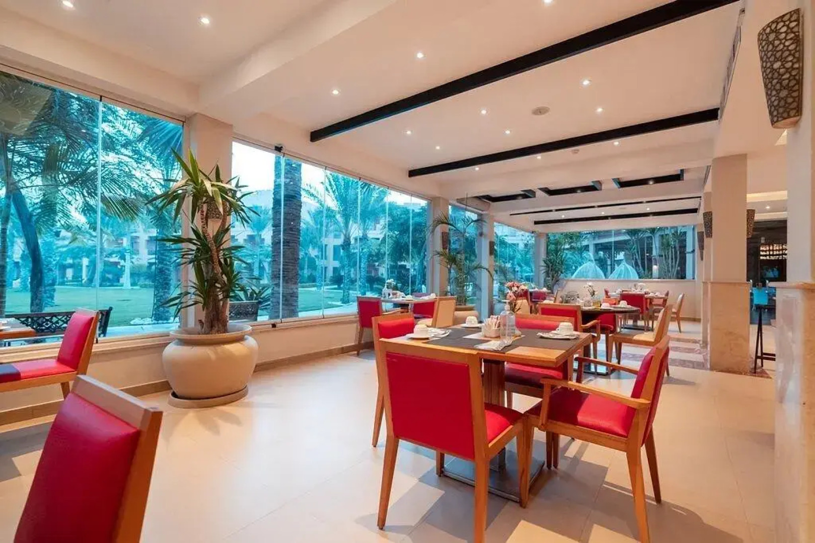 Курортный Отель Swiss Inn Pyramids Golf Resort