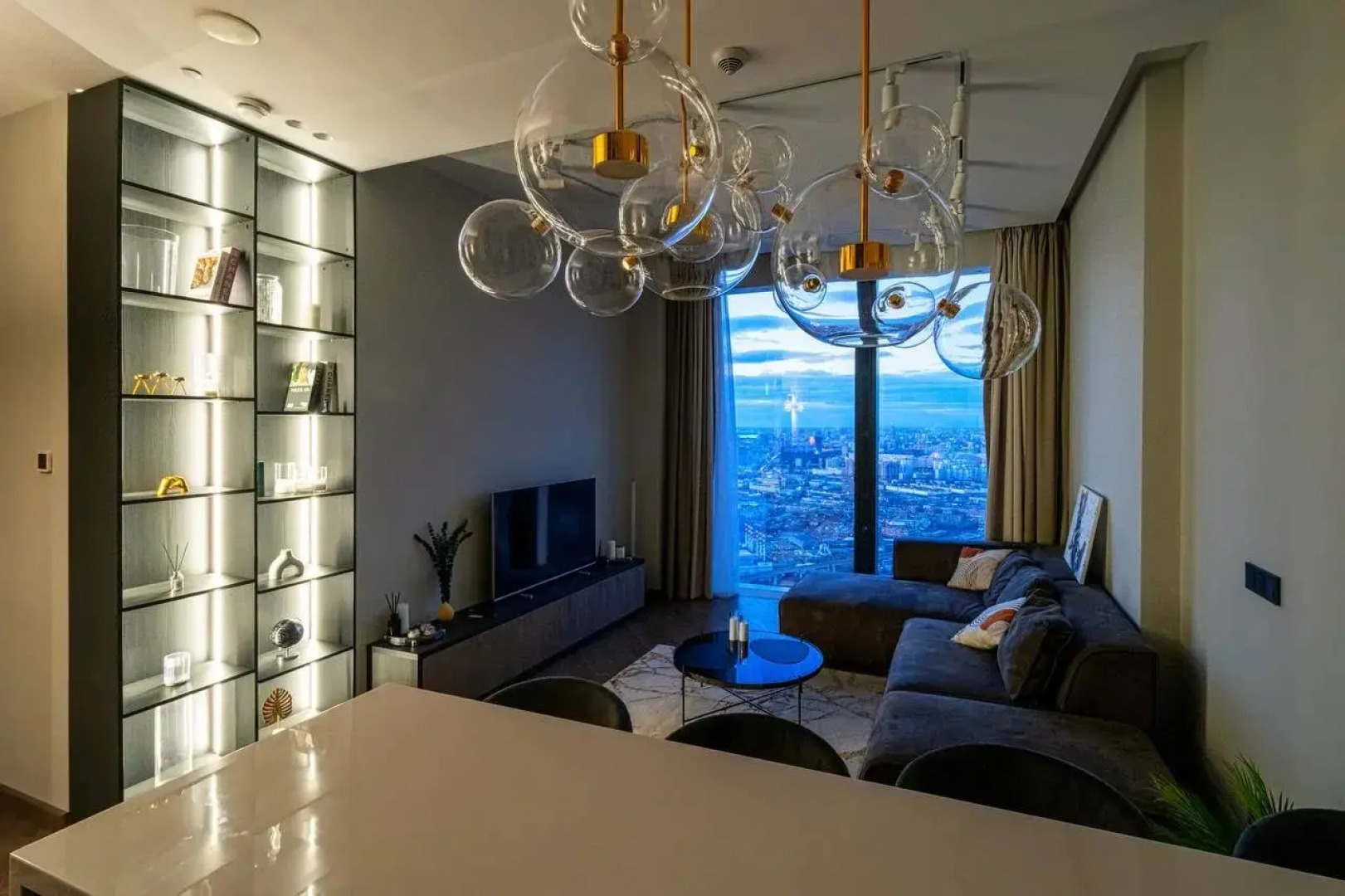 Апартаменты Sky City Moscow 59 этаж! Редкий вид на город! Интерьер нежный как лакомка!