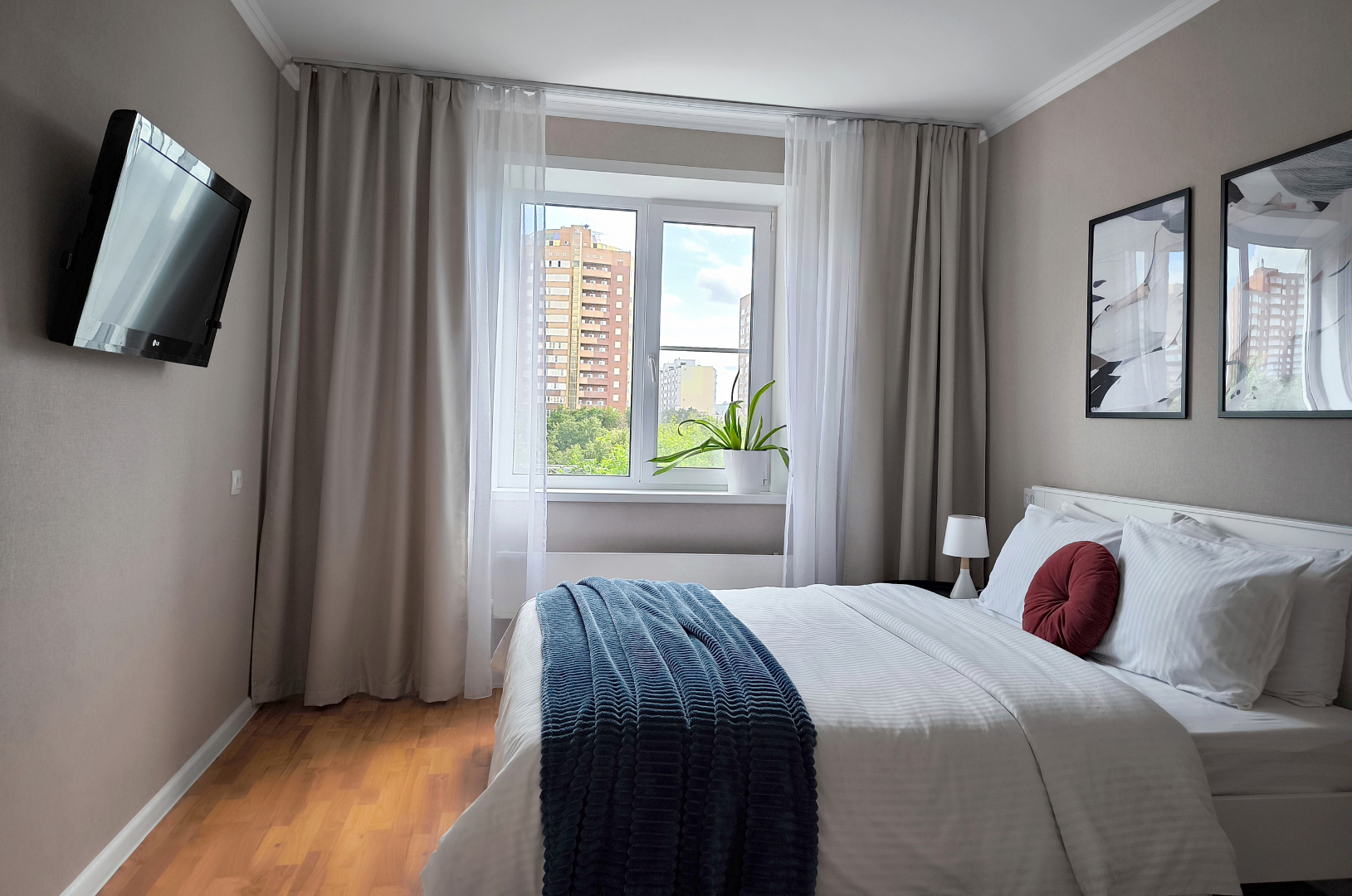 Квартира Солнечная Двухкомнатная с Видом на Город