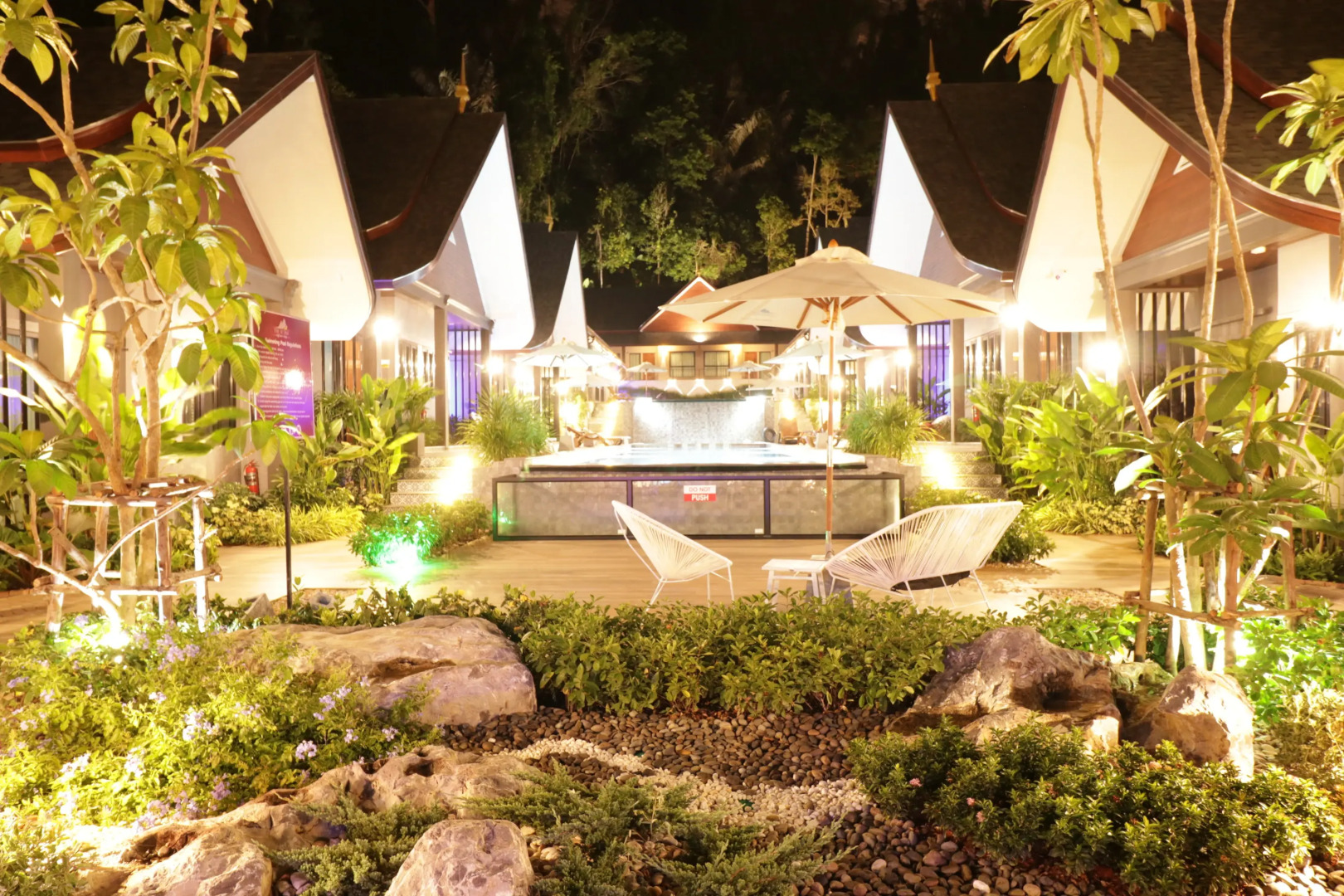 Отель The Scene Cliff View Villas