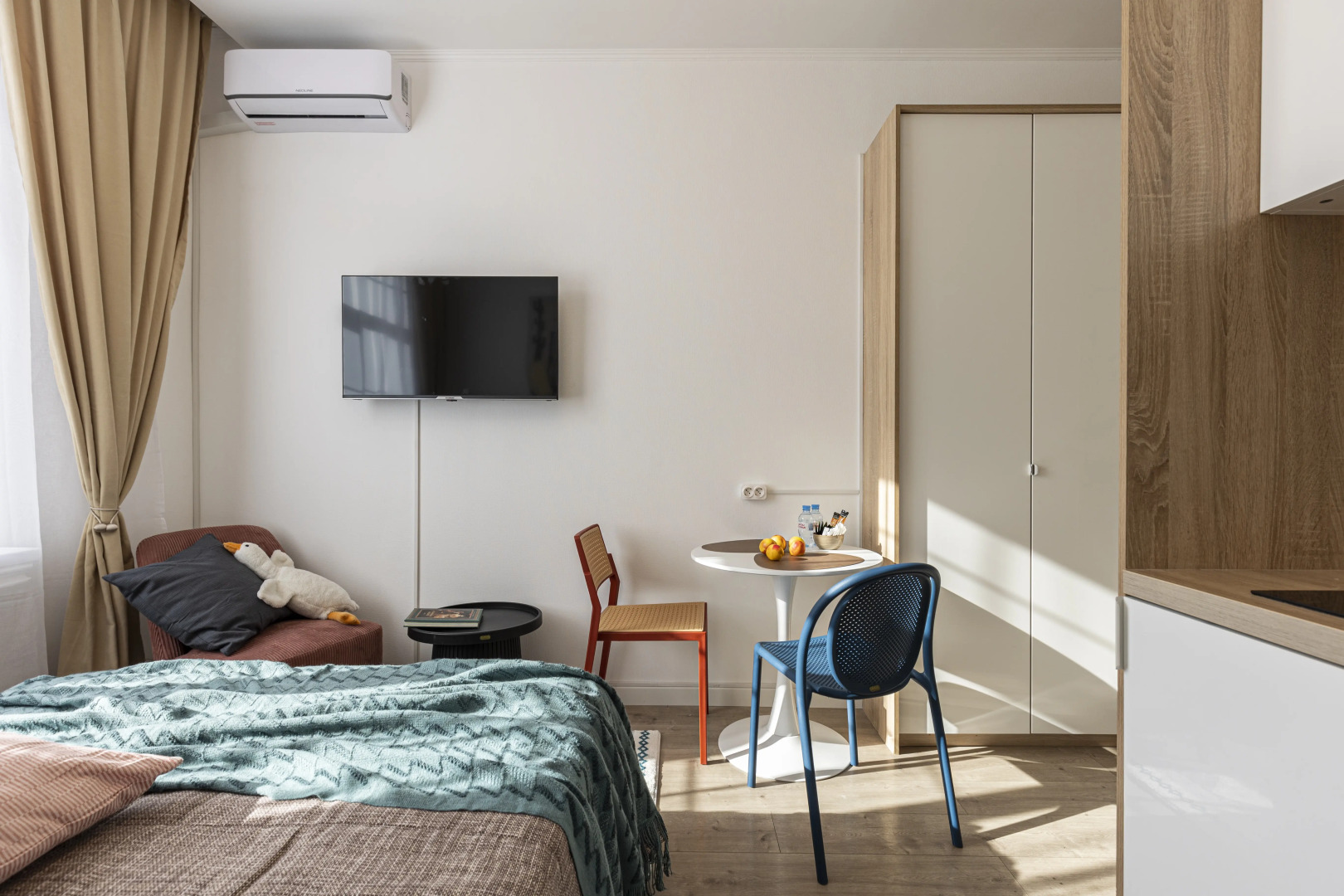 Апартаменты Девушка в шляпе