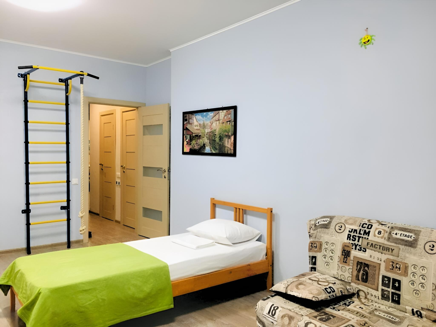 Апартаменты SimSim на Тюльпанов (2)