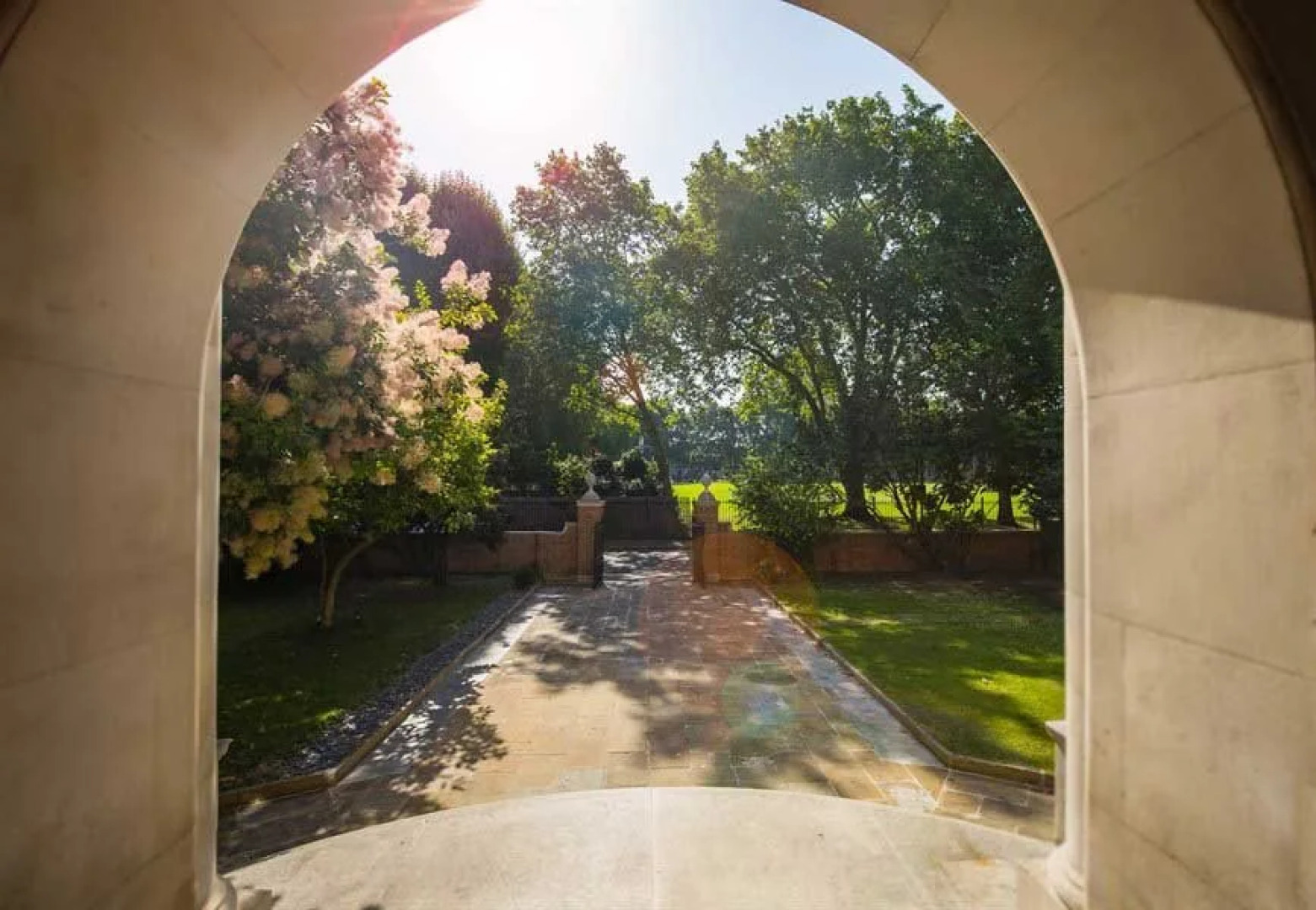 Wellington Hotel by Blue Orchid