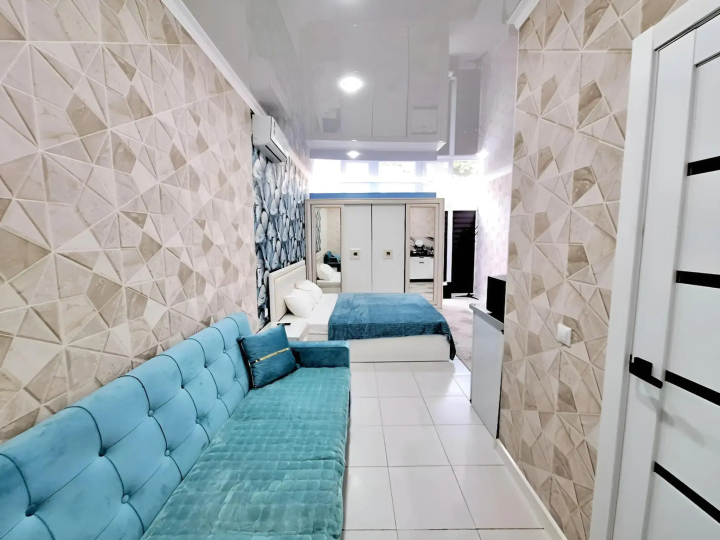 Апартаменты Sunny Room от Rooms Apartments