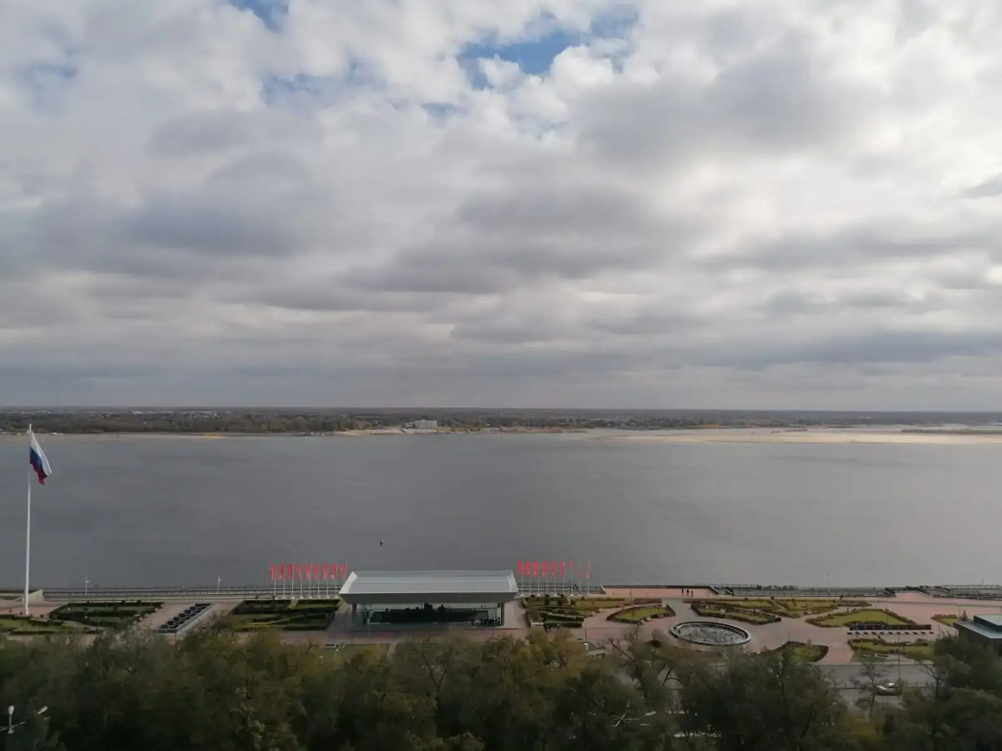 Трёхкомнатные апартаменты на Маршала Чуйкова