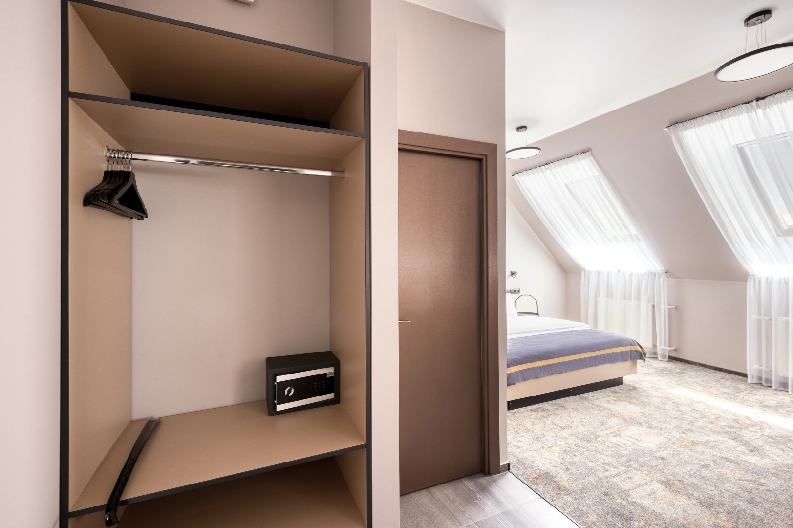 Отель Тесла