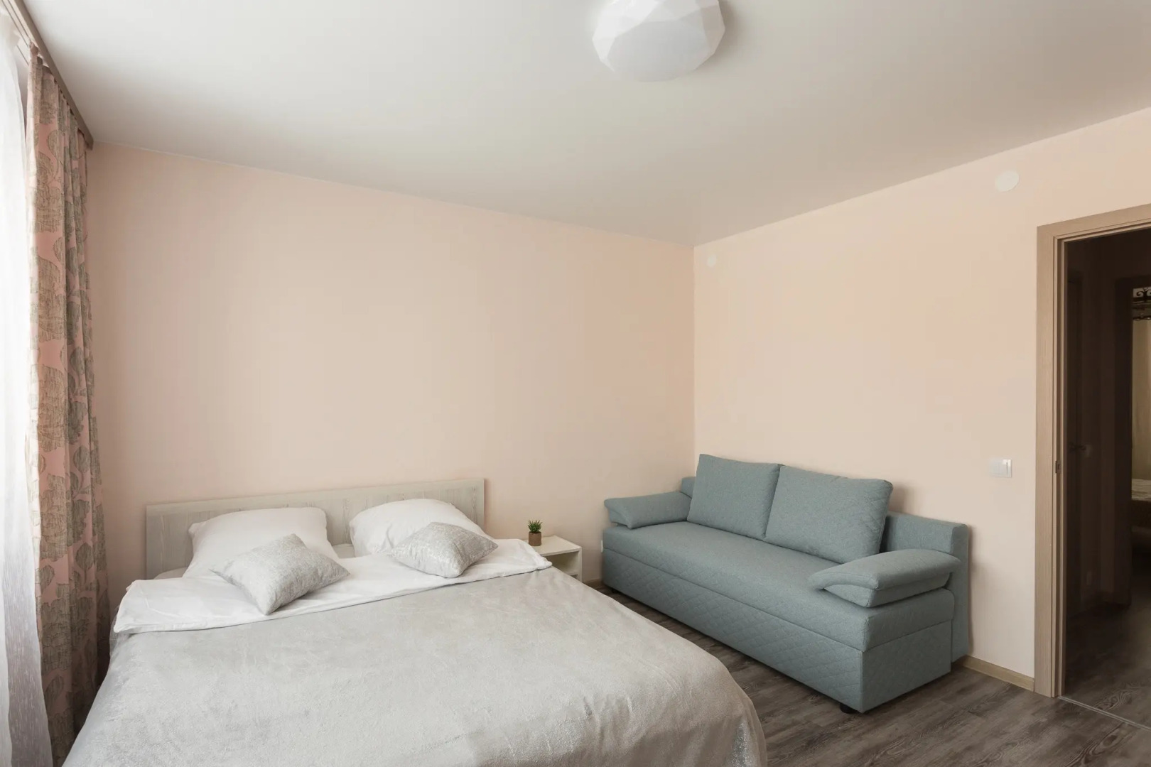 Апартаменты Живи Уютно Большой дружной семьей