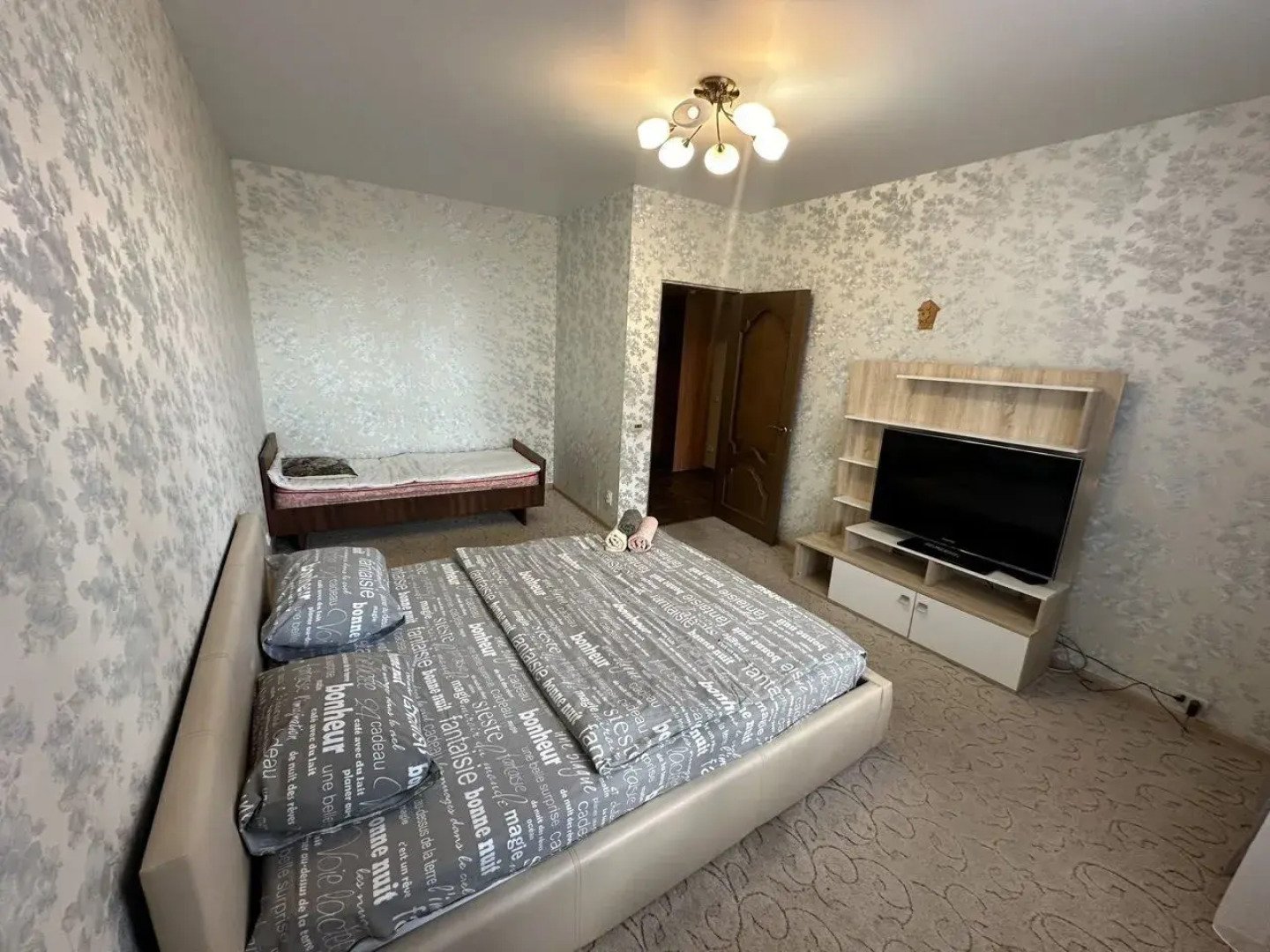 Апартаменты на Металлургов 106