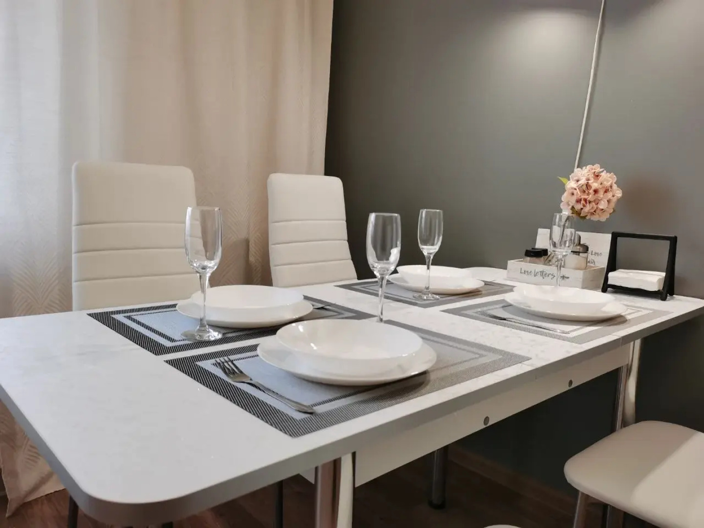 Апартаменты White Lodging на Академика Каргина