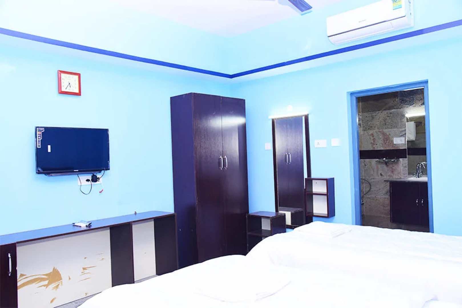 Отель Thangam Residency