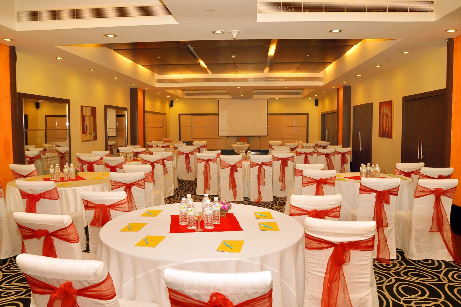 Отель Gokulam Park Sabari OMR