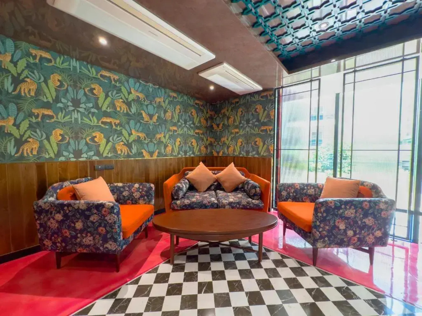 Отель Ramada by Wyndham Bangkok Ten Ekamai Residences