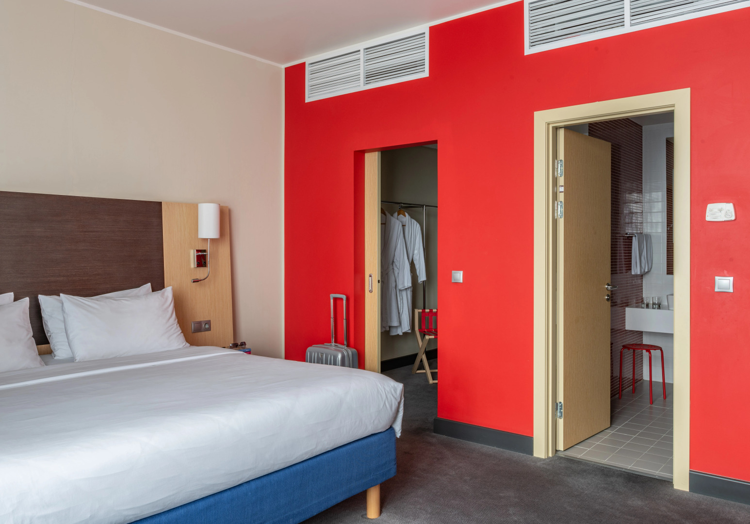 Отель Cosmos Novosibirsk Hotel